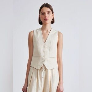 A piece a part Cecilia vest in cream new with tags Elegant Cream